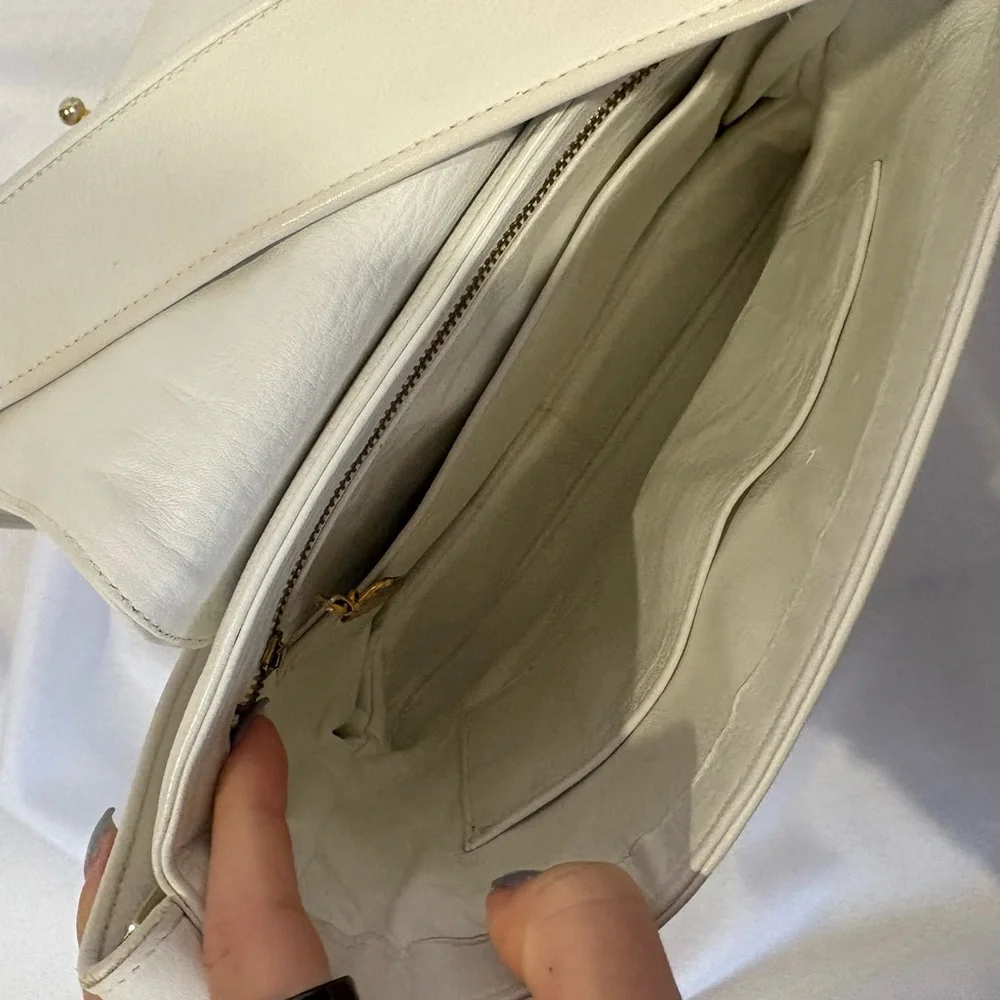 White Leather Gucci Shoulder Bag from 1973 - Picture 5 of 8